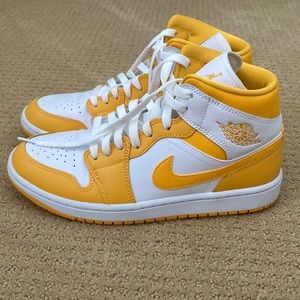 Air Jordan 1 Mid